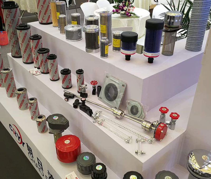 液壓過濾器中常見的就是吸油過濾器、回油過濾器壓力管路過濾器等等，使用過濾器的時(shí)候有很多的要求。那液壓過濾器使用有哪些要求？朝日液壓告訴你：